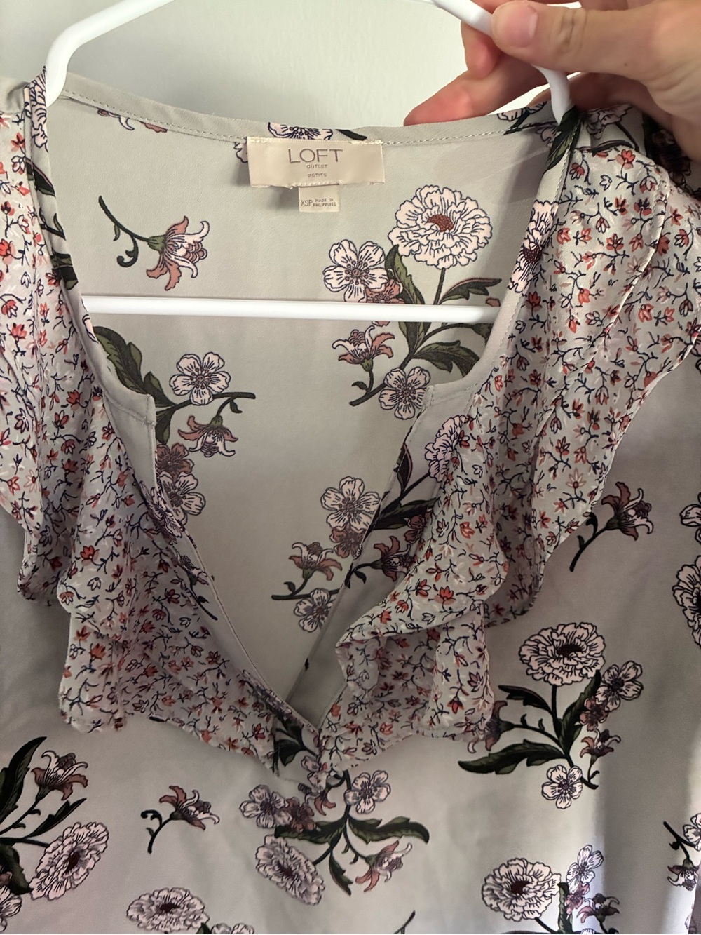 LOFT Cream Floral Ruffle V-Neck Long-Sleeve Blouse